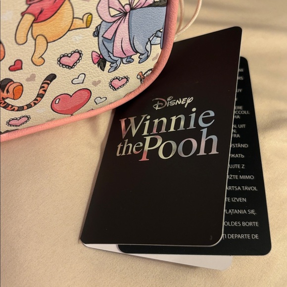 Disney Loungefly Winnie the Pooh Hearts Camera Crossbody Bag - Picture 6 of 8